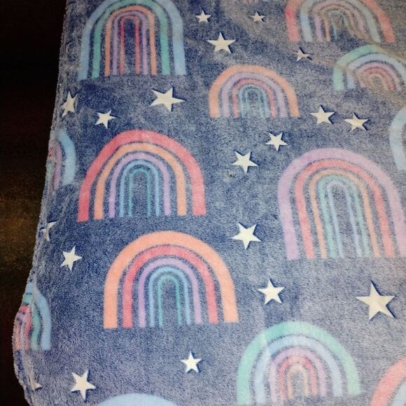 Rainbow and Stars Patterned Throw Blanket - Picture 3 of 7